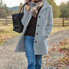 manteau femme mi-long boutonnage simple en gris clair