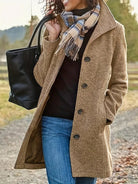 manteau femme mi-long boutonné col châle en beige