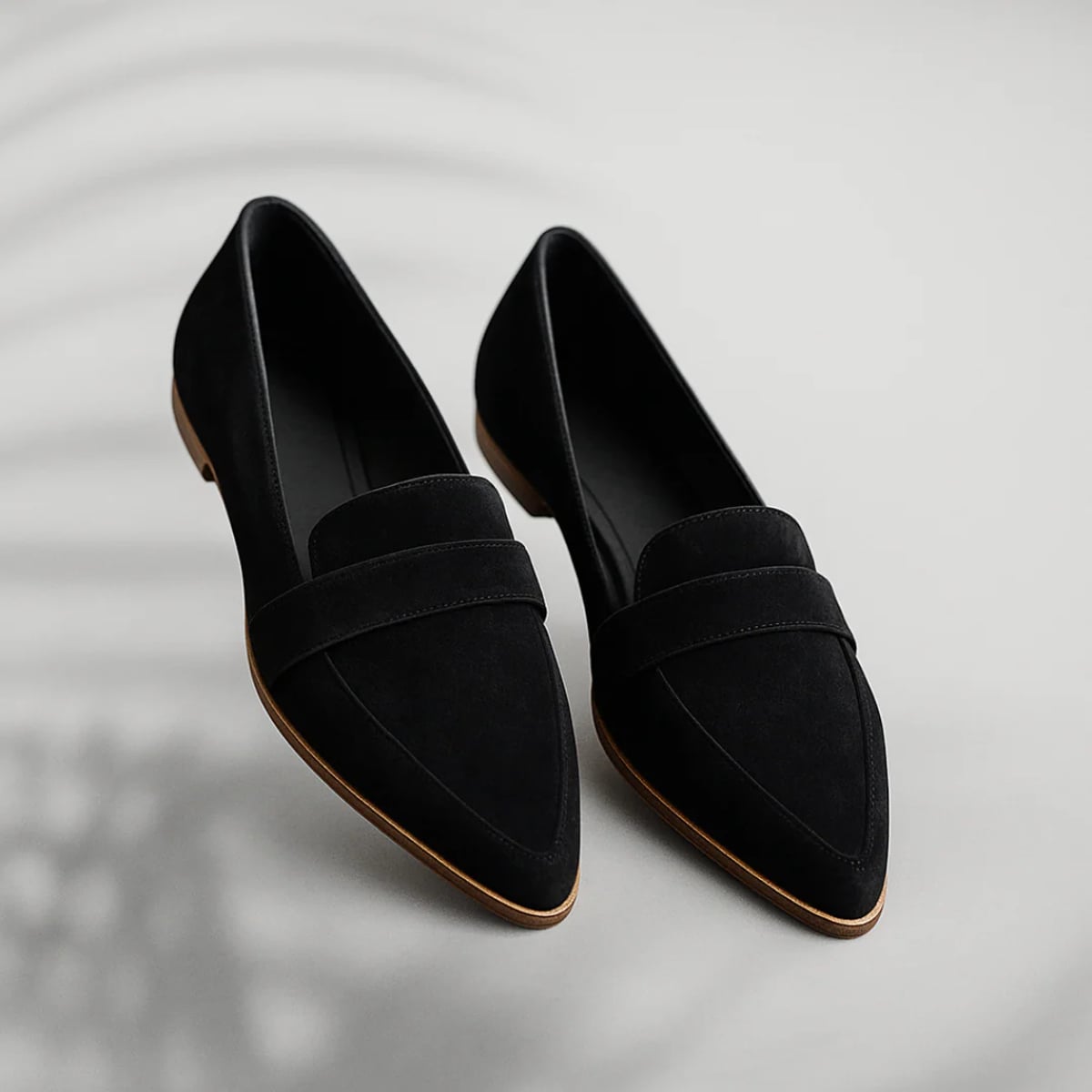 mocassins femme bout pointu sans lacets en noir 