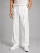 pantalon chino homme à pinces coupe droite en blanc