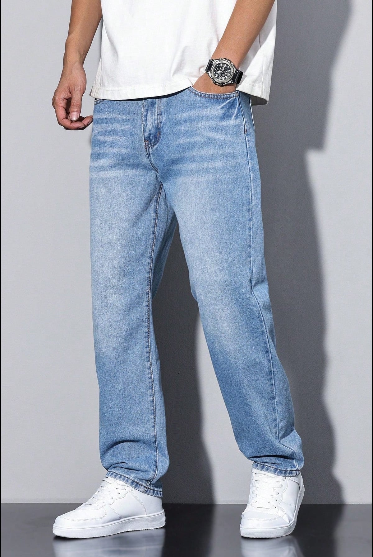 pantalon homme coupe droite large en bleu clair