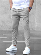 pantalon homme coupe droite taille mi-haute en gris