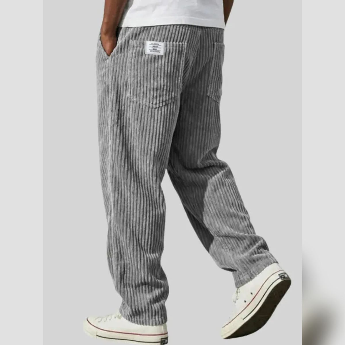 pantalon homme coupe large avec poches en gris
