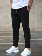 pantalon homme coupe slim taille élastiquée en noir