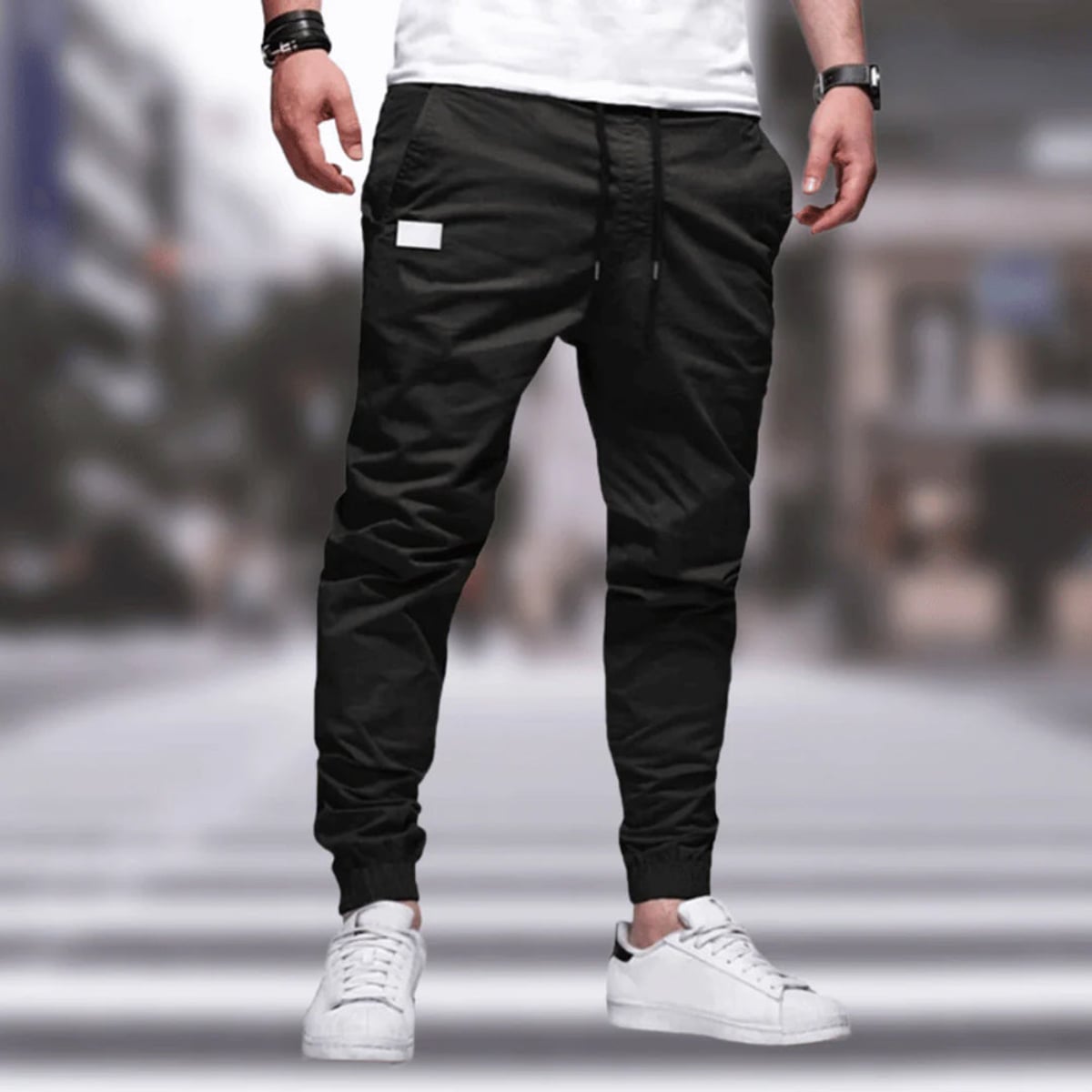 pantalon jogger homme coupe fuselée en noir