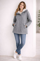 parka femme à capuche coupe mi-longue en gris