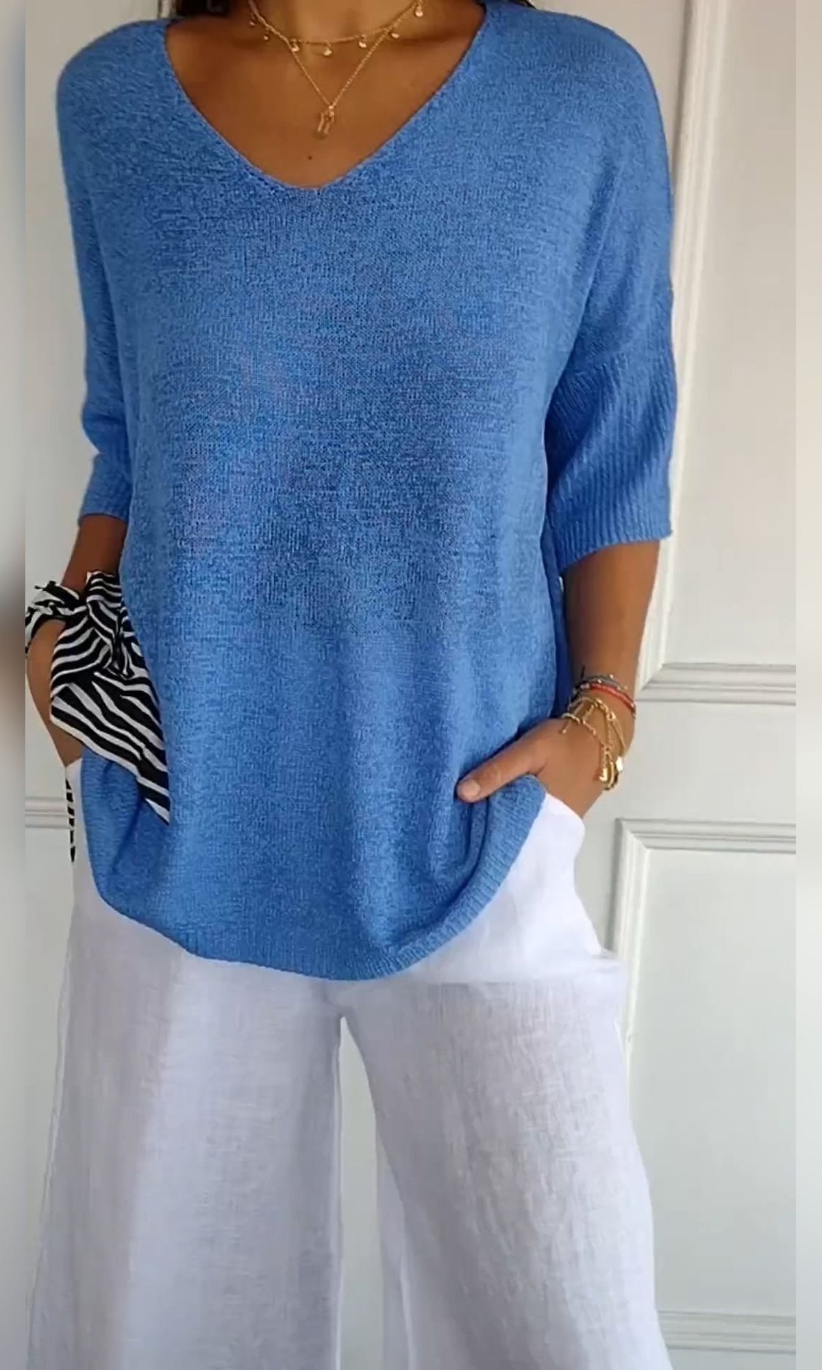 pull femme col en v manches trois-quarts oversize en bleu