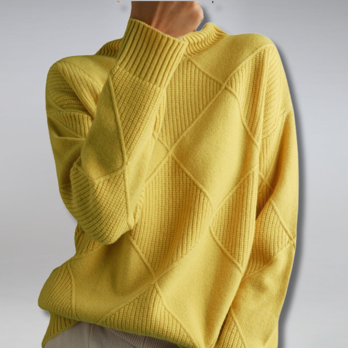 pull femme col roulé jacquard losanges oversize en jaune