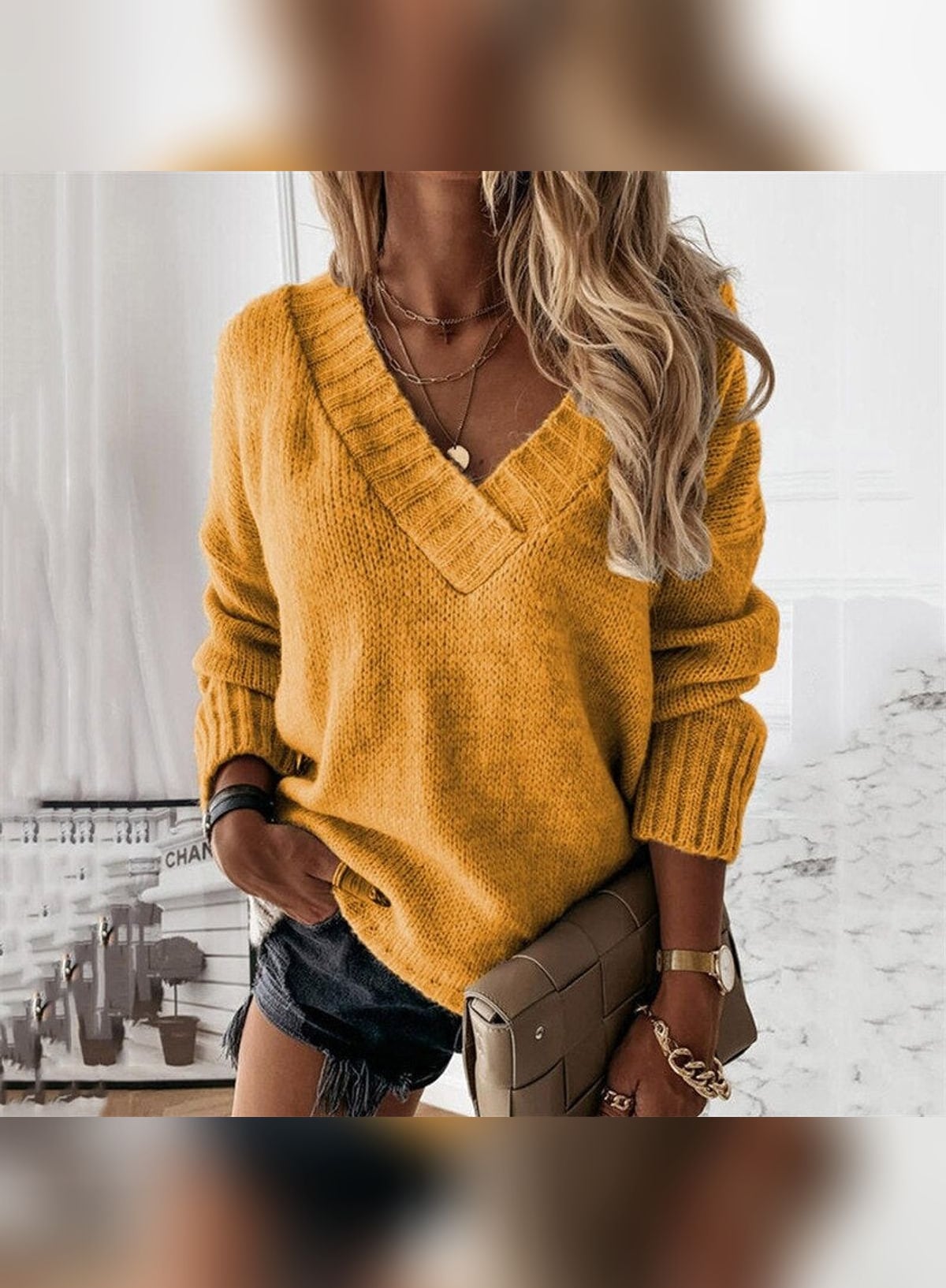 pull femme oversize col en v en jaune