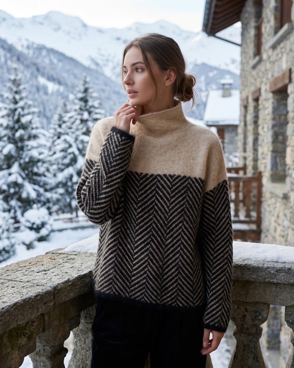 pull femme oversize col montant motif chevron en marron