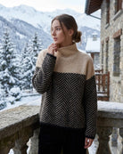 pull femme oversize col montant motif chevron en marron