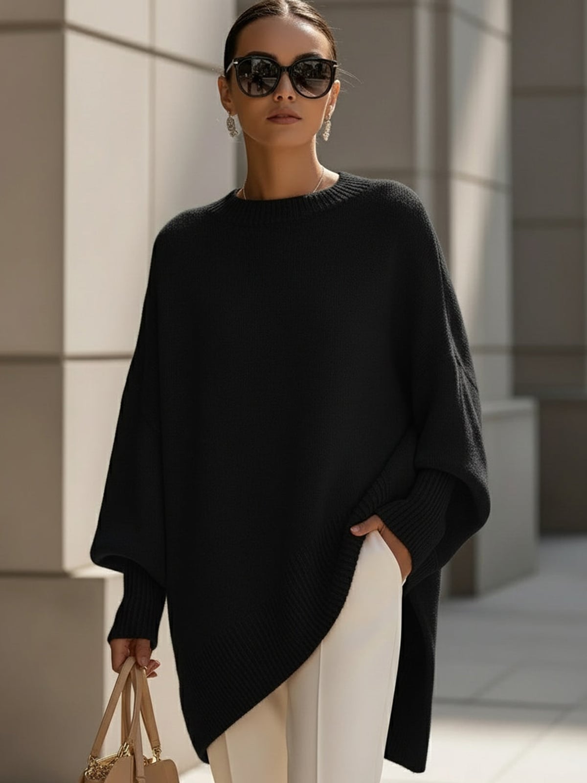pull femme oversize col rond asymétrique en noir