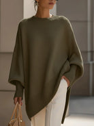 pull femme oversize col rond asymétrique en vert olive