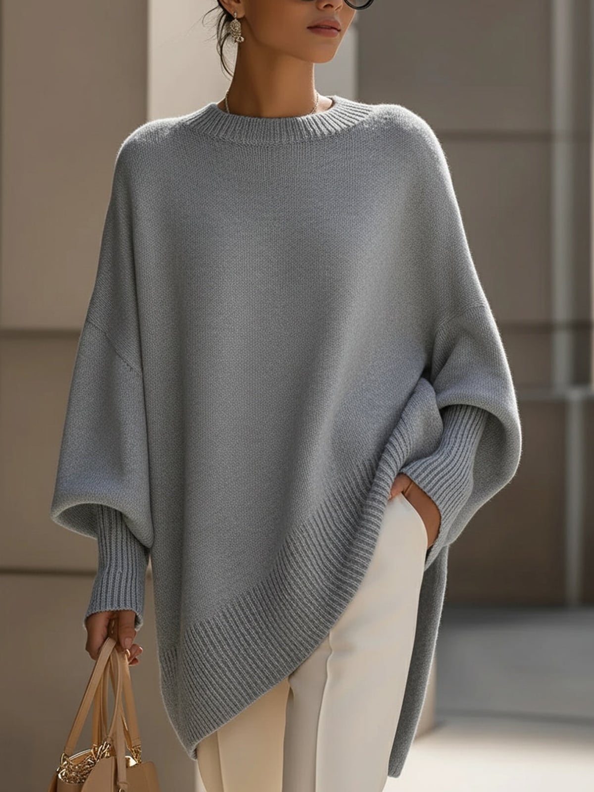 pull femme oversize col rond asymétrique en gris