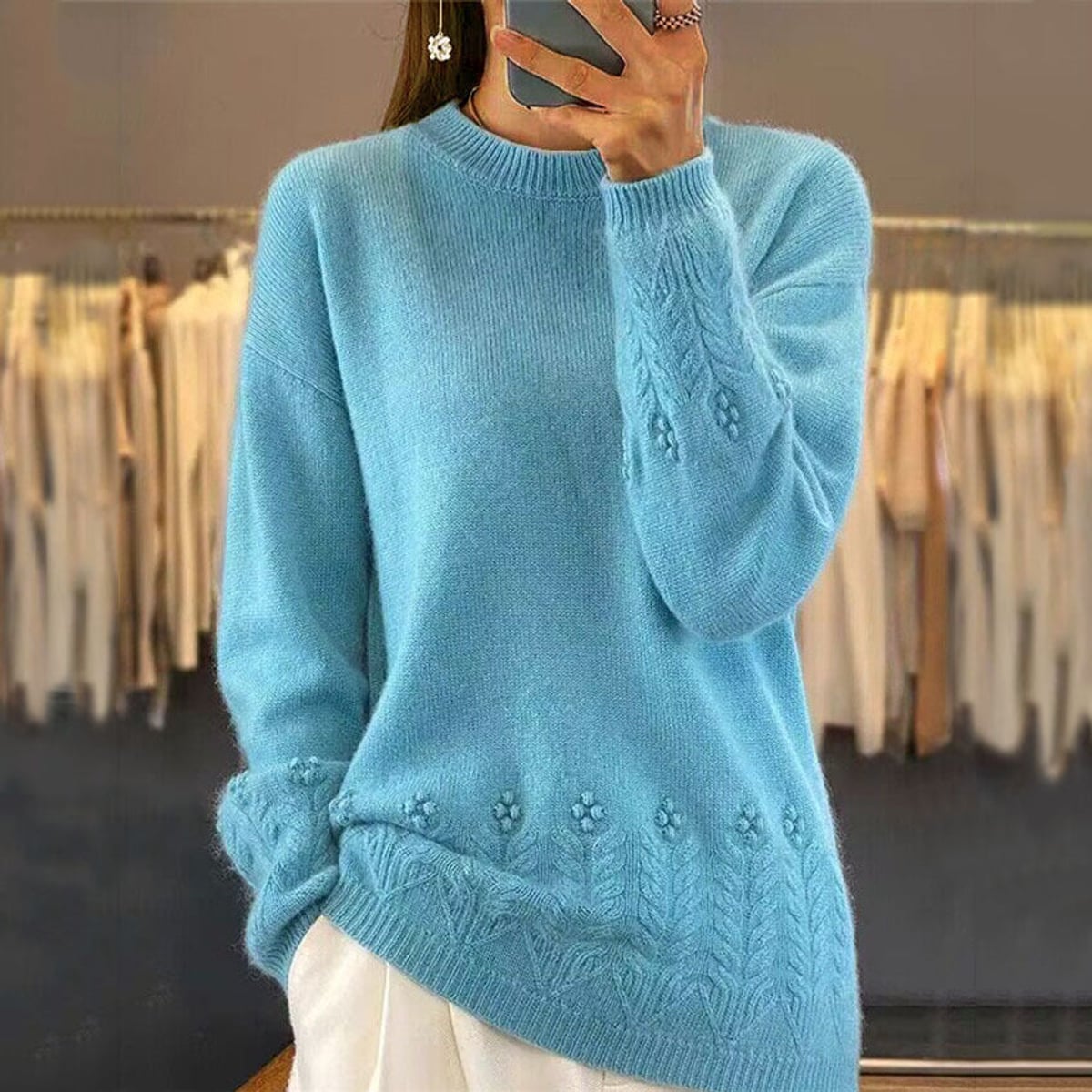 pull femme oversize col rond motif fleuri en bleu