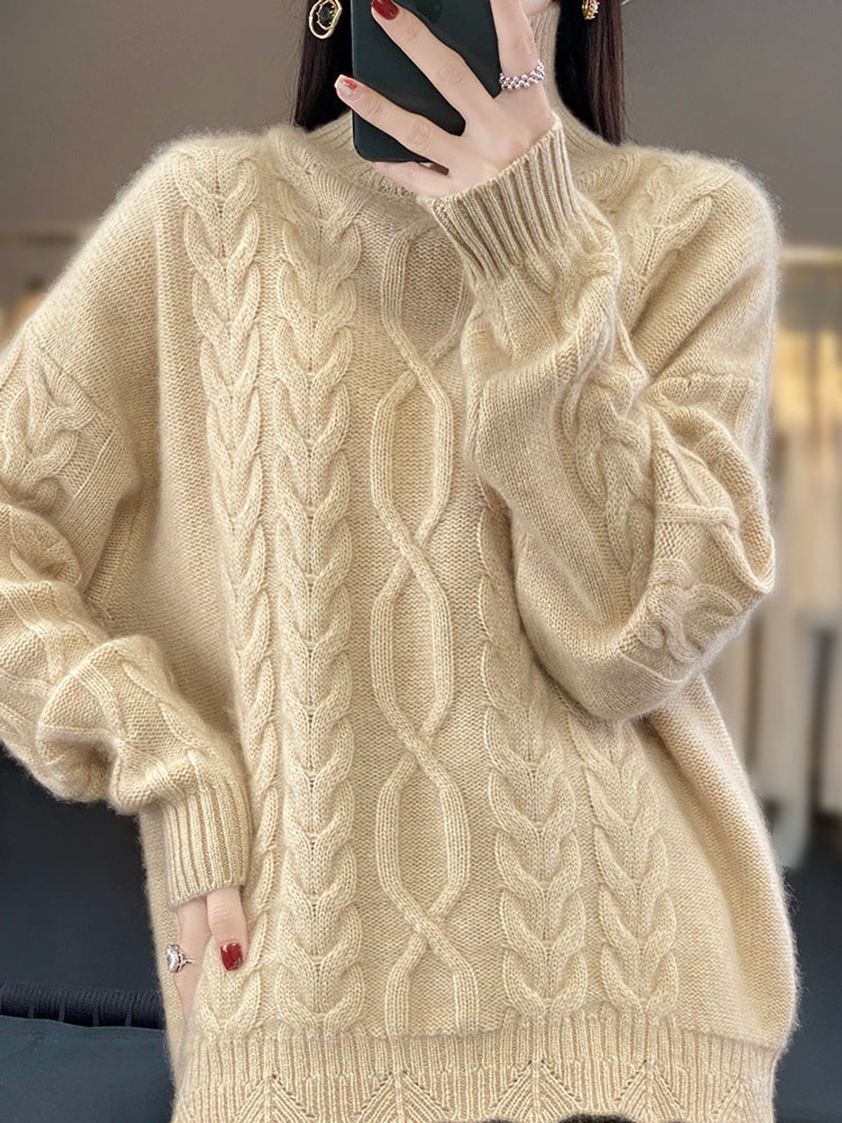 pull femme oversize col rond torsadé en beige naturel