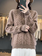 pull femme oversize col rond torsadé en camel naturel