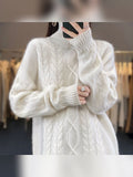 pull femme oversize col rond torsadé en blanc