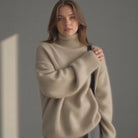 pull femme oversize col roulé en kaki