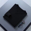 pull homme col en v coupe ajustée en noir