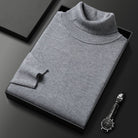 pull homme col roulé coupe ajustée en gris foncé