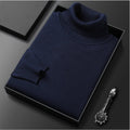 pull homme col roulé coupe ajustée en bleu marine