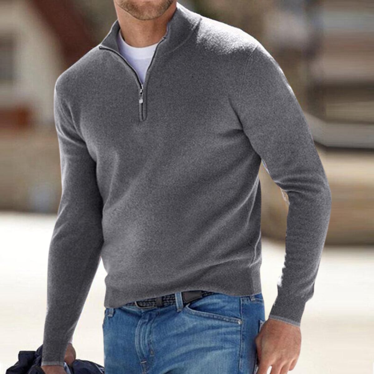 pull homme col zippé coupe ajustée en gris