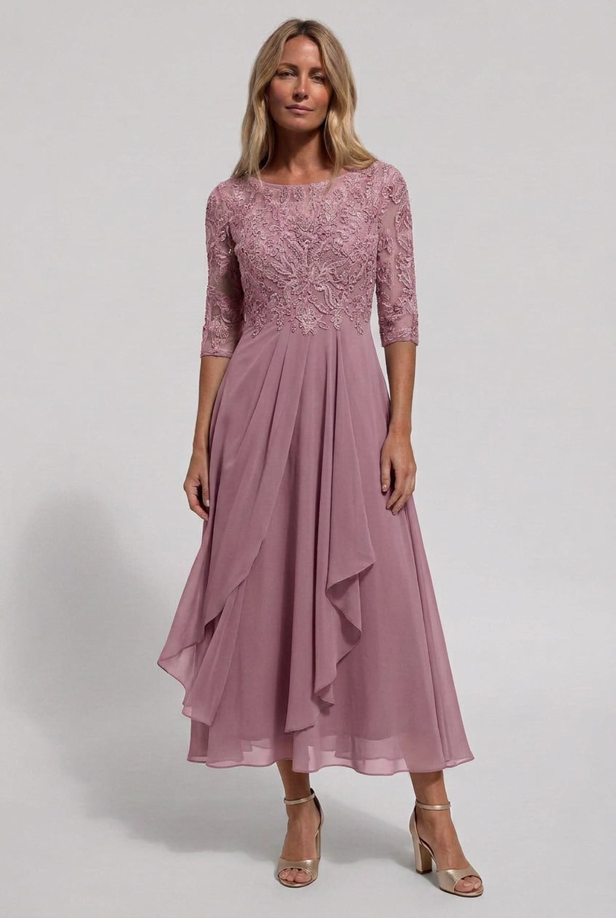 robe femme mi-longue brodée coupe évasée en rose
