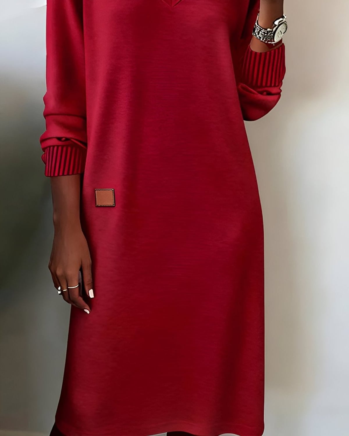 robe femme mi-longue col en v manches longues en rouge