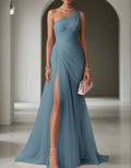 robe longue femme asymétrique épaule dénudée en bleu poudré