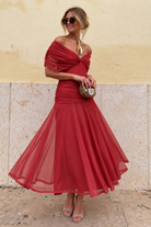 robe longue femme col en v manches courtes en rouge