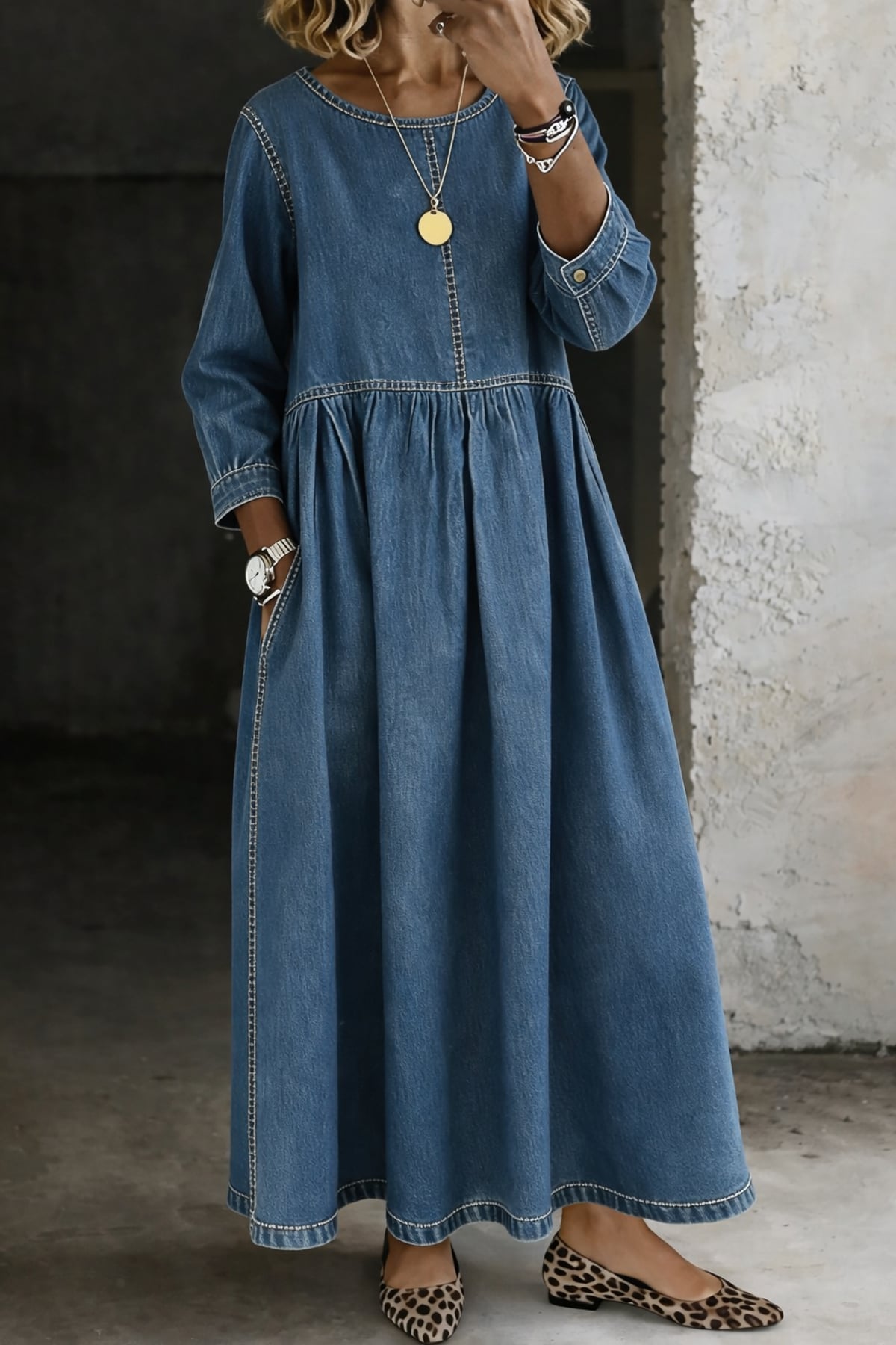 robe longue femme col rond manches longues en bleu