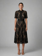 robe midi femme col montant dentelle en noir