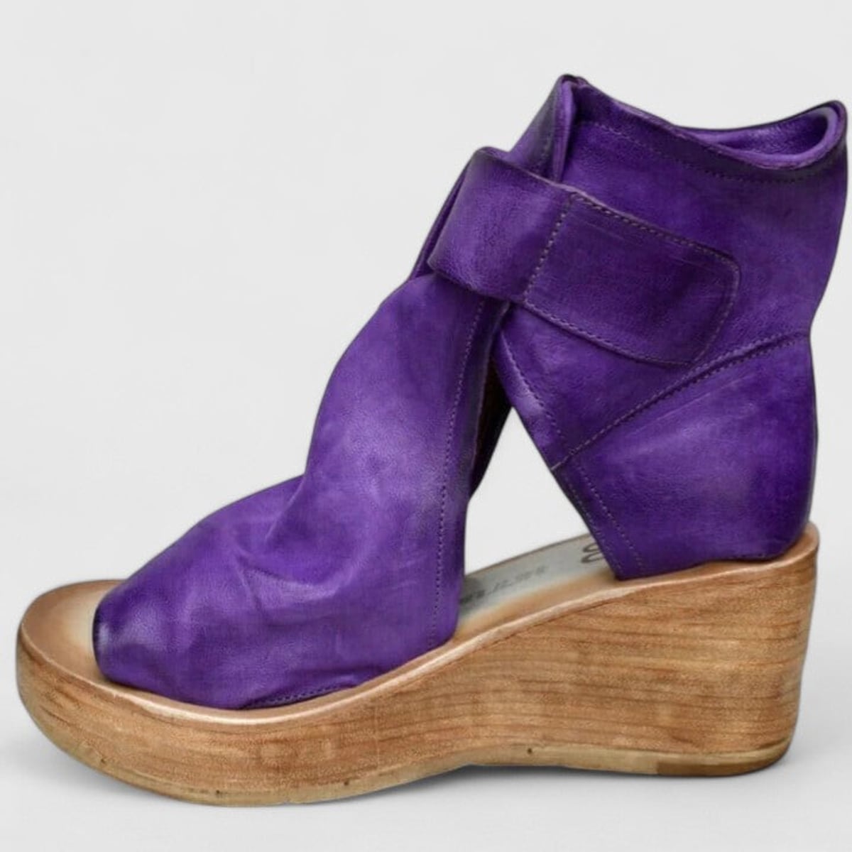 sandales compensées femme bout ouvert boucles en violet
