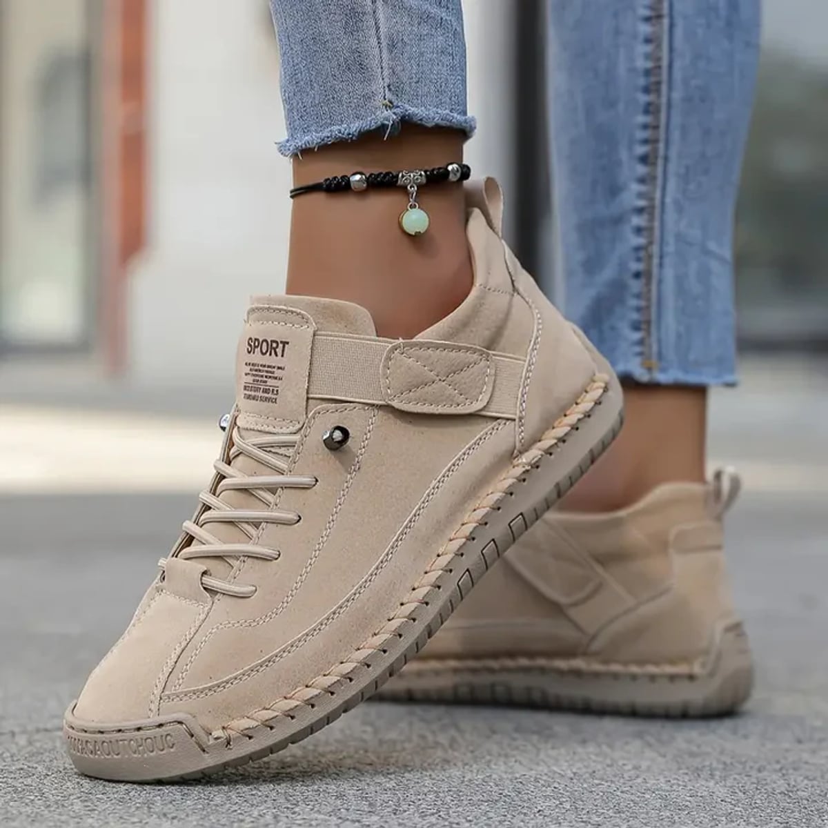 sneakers femme sans lacets bout rond en beige
