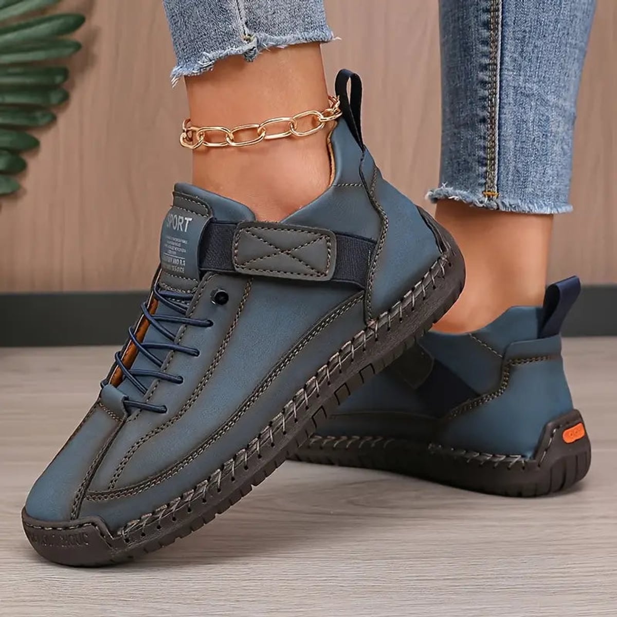 sneakers femme sans lacets bout rond en bleu foncé