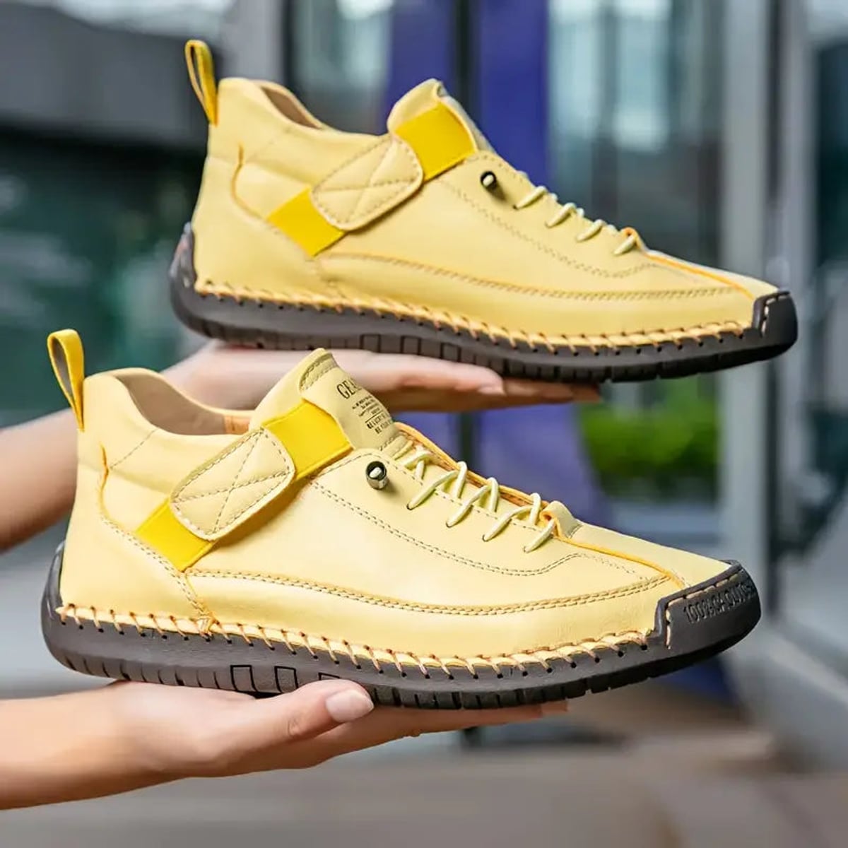 sneakers femme sans lacets bout rond en jaune