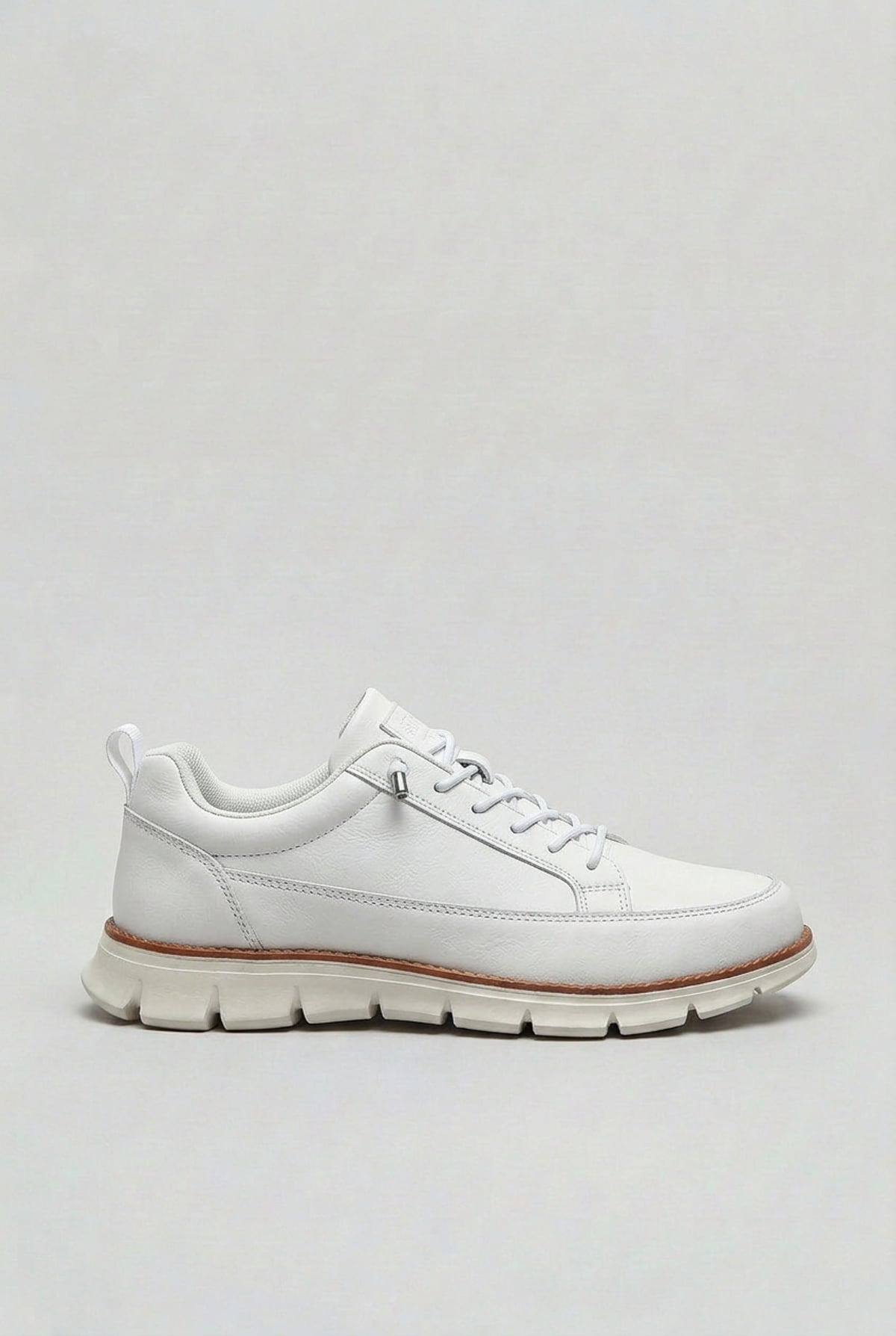 sneakers homme lacets semelle souple en blanc