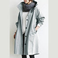 trench femme à capuche longueur genou en gris clair