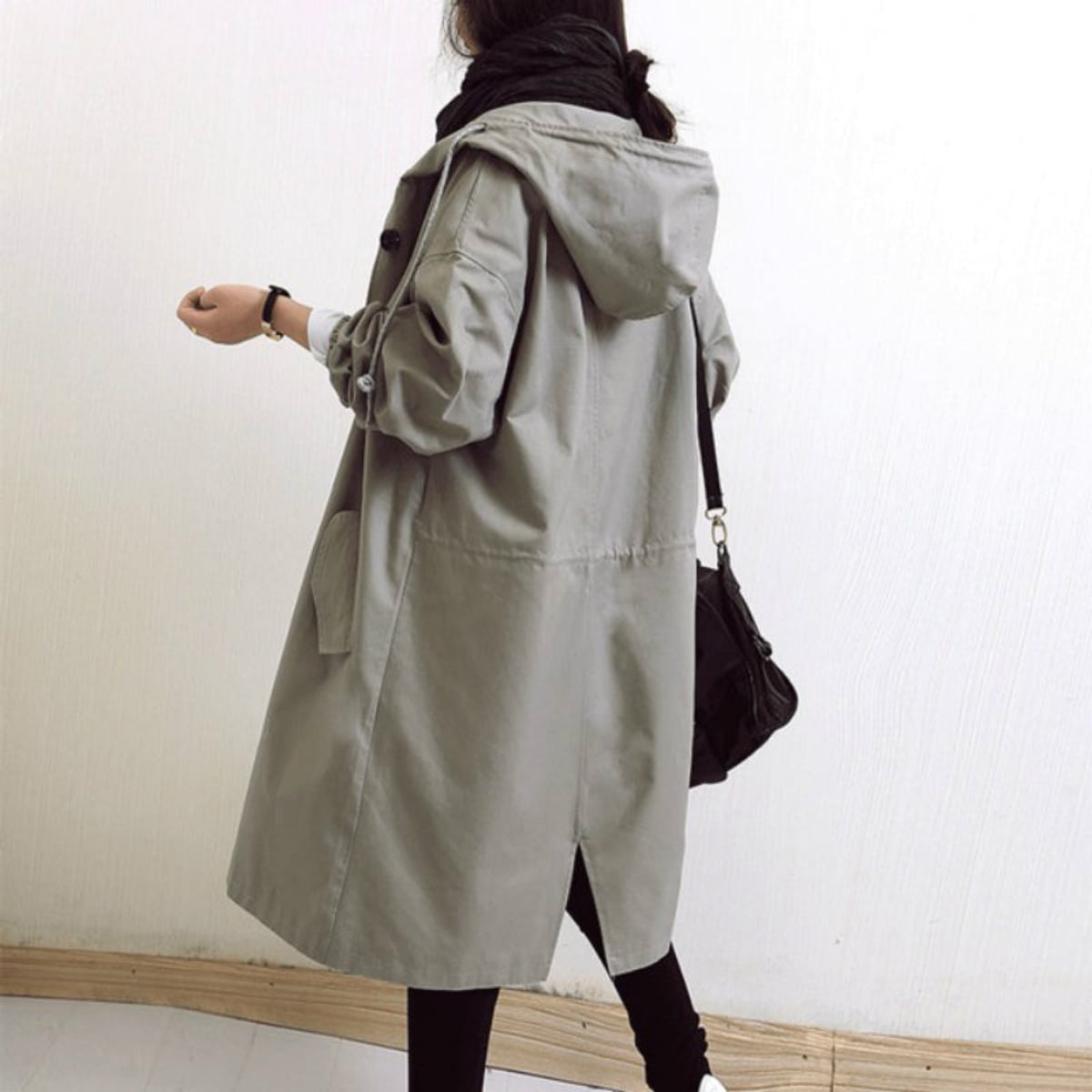 trench femme à capuche longueur genou en gris