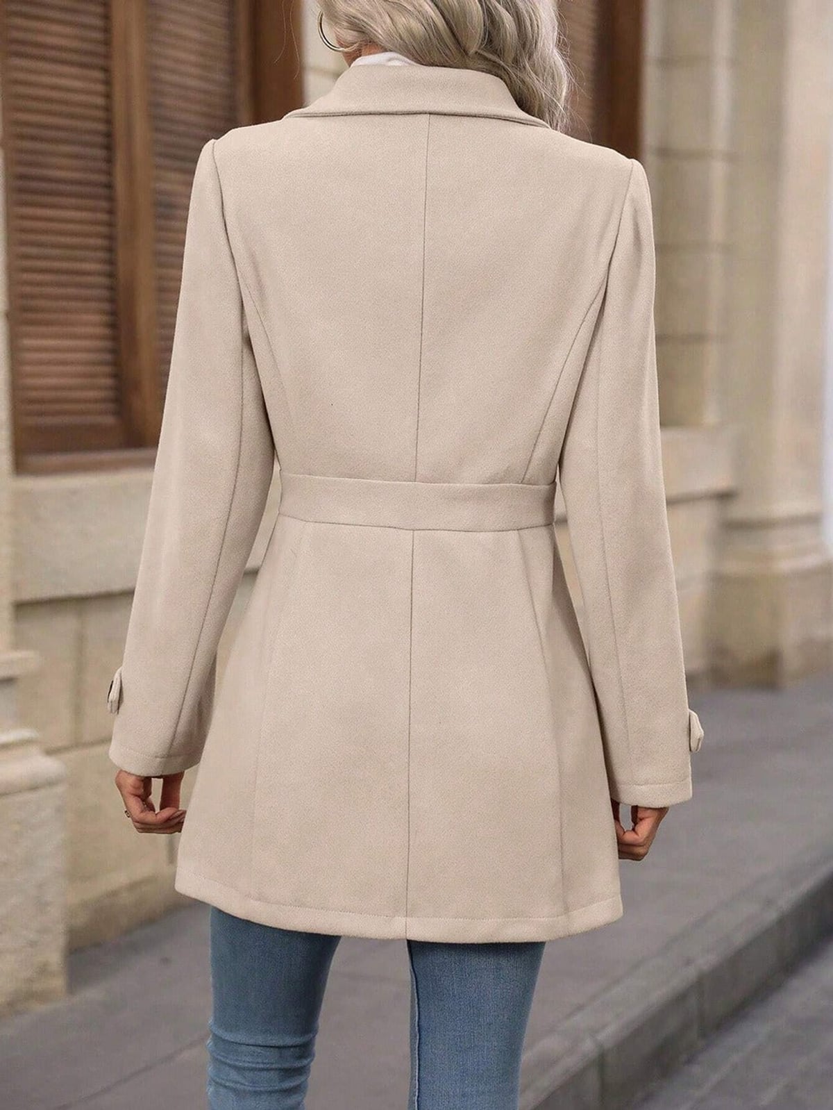 trench femme ceinturé coupe ajustée en champagne