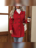 trench femme ceinturé coupe ajustée en rouge