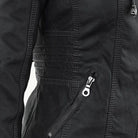 veste courte femme coupe ajustée à capuche en noir