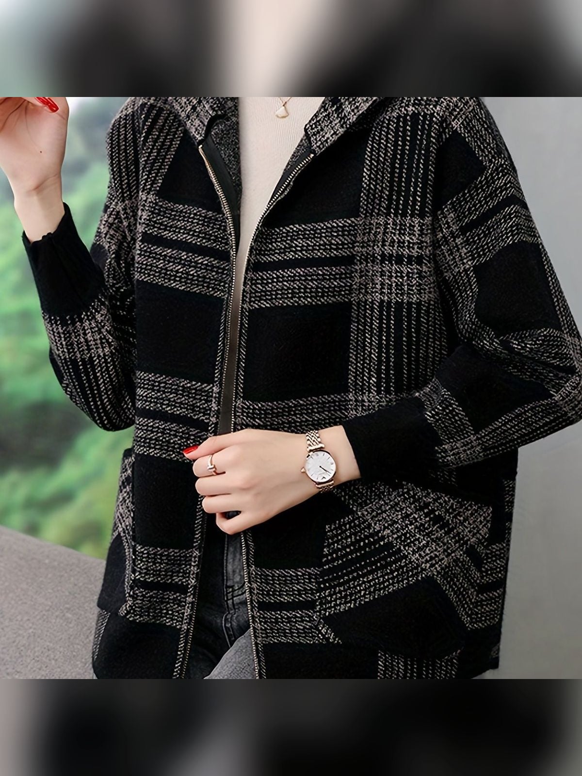 veste femme à capuche zippée carreaux en gris