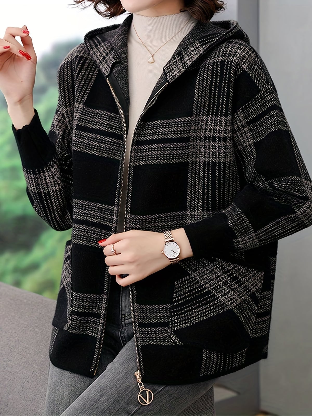 veste femme à capuche zippée carreaux en gris