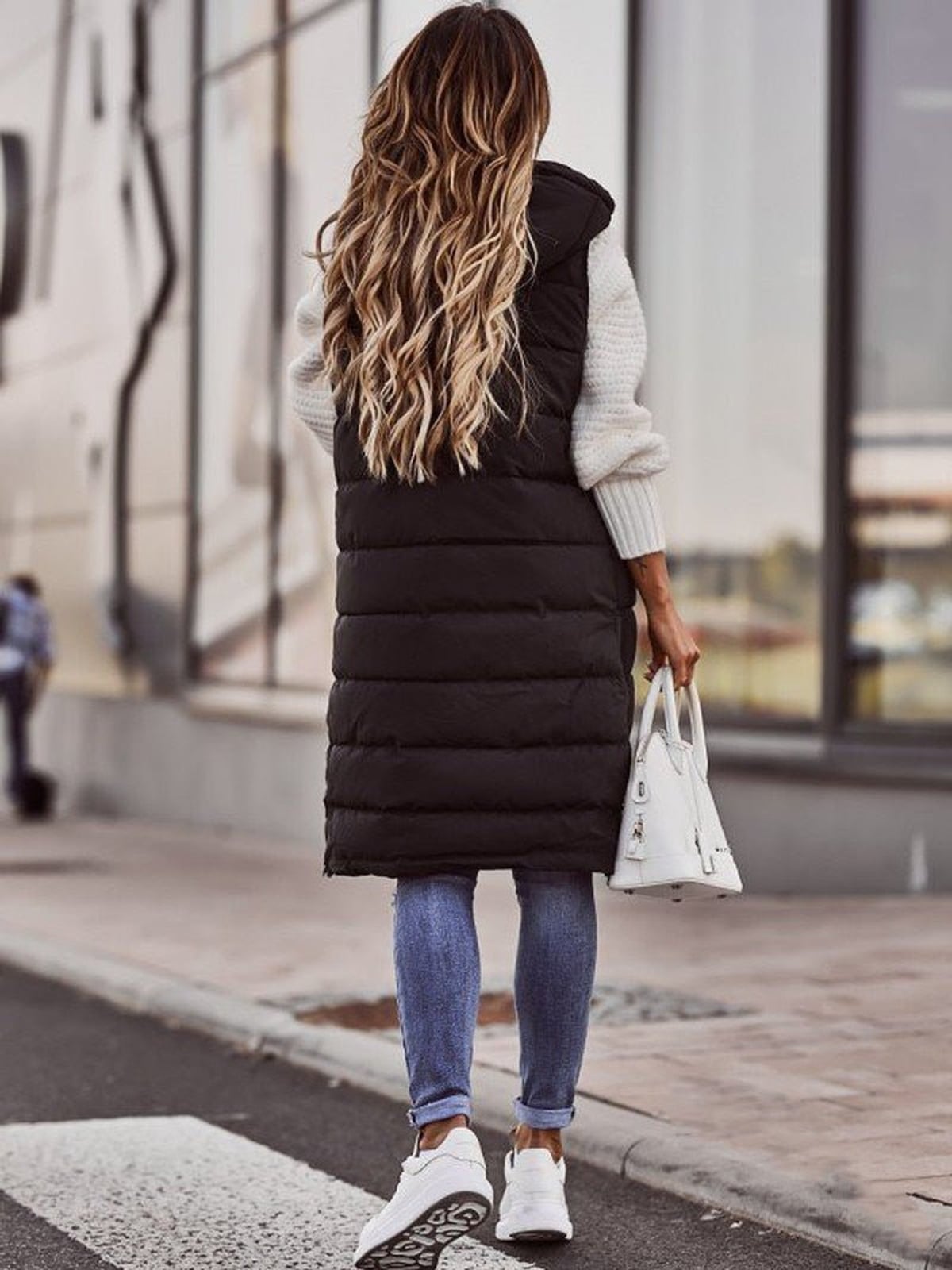 veste sans manches femme longue à capuche matelassée en noir